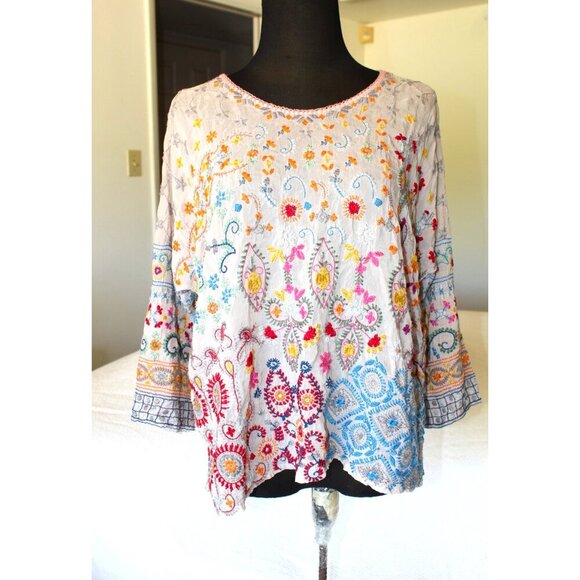 Johnny Was Tops - Johnny Was Floral Embroidered Top Boho Blouse Tropical Casual Travel Size Small?